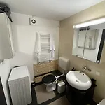 Turqoise Luxury Near Unirii Square 부쿠레슈티
